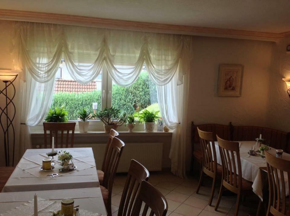 Haus Diana Bed and Breakfast Dottingen  Exteriör bild