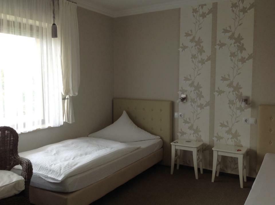 Haus Diana Bed and Breakfast Dottingen  Exteriör bild